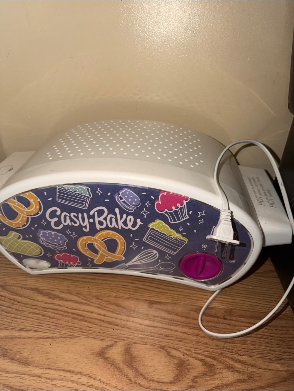 Easy-Bake Oven — White with Navy & Pink Accents